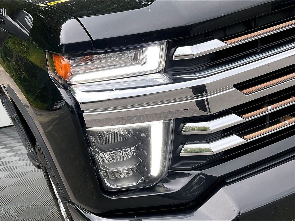 Used 2022 Black Chevrolet High Country image 32