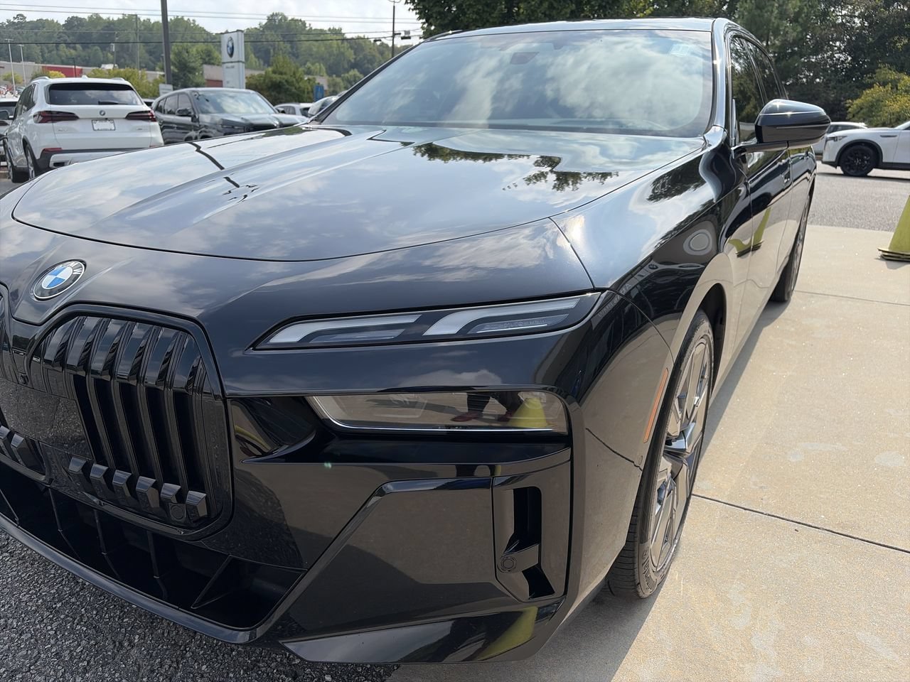 Used 2023 Black Sapphire Metallic BMW 740i image 11