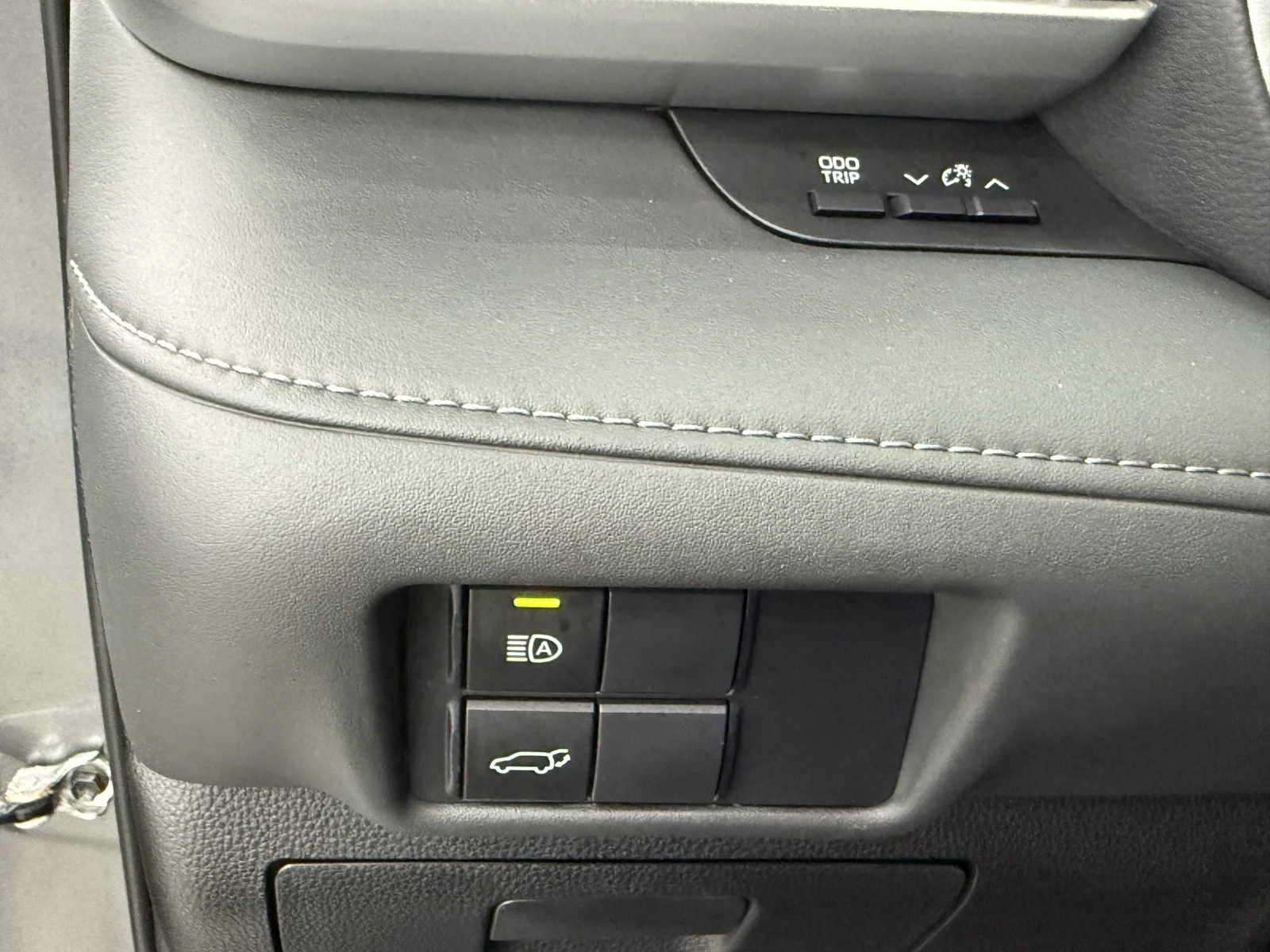 Used 2022 Magnetic Gray Metallic Toyota Hybrid XLE AWD image 30