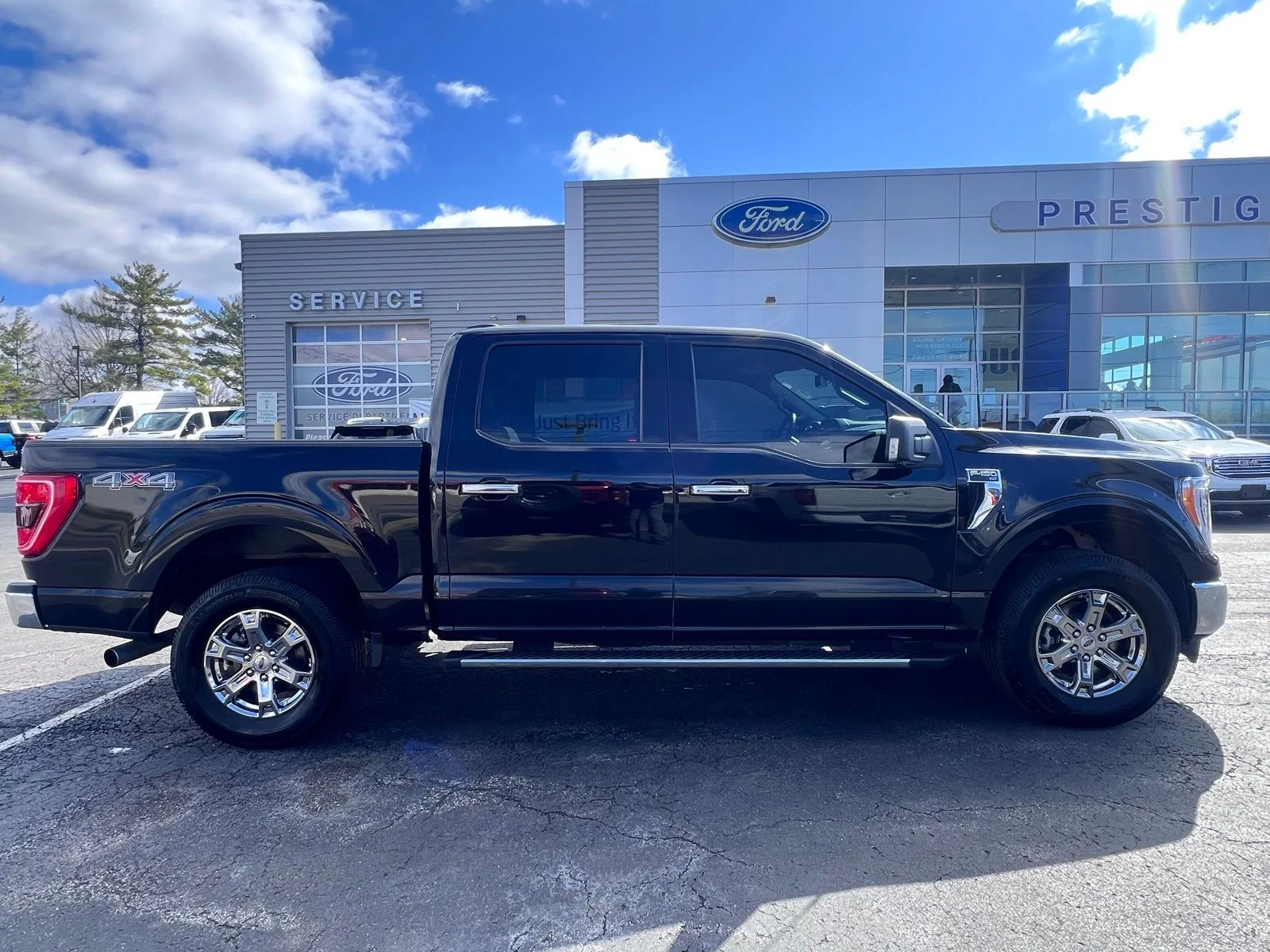 Used 2021 Agate Black Metallic Ford XLT image 11