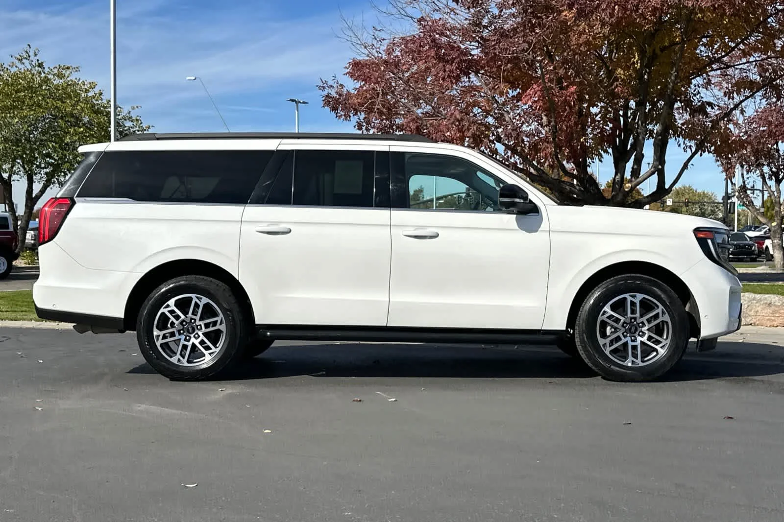 Certified Used 2025 Star White Ford Active image 8