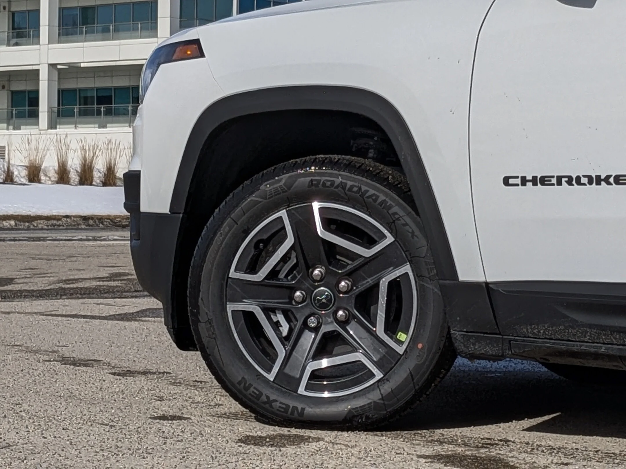 New 2026 White Jeep Limited - - Hybrid - Capri Leatherette - Power Liftgate - Wireless Charging & More! image 11