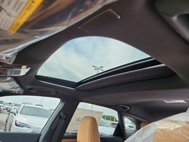 New 2026 Nori Green Pearl Lexus  image 22