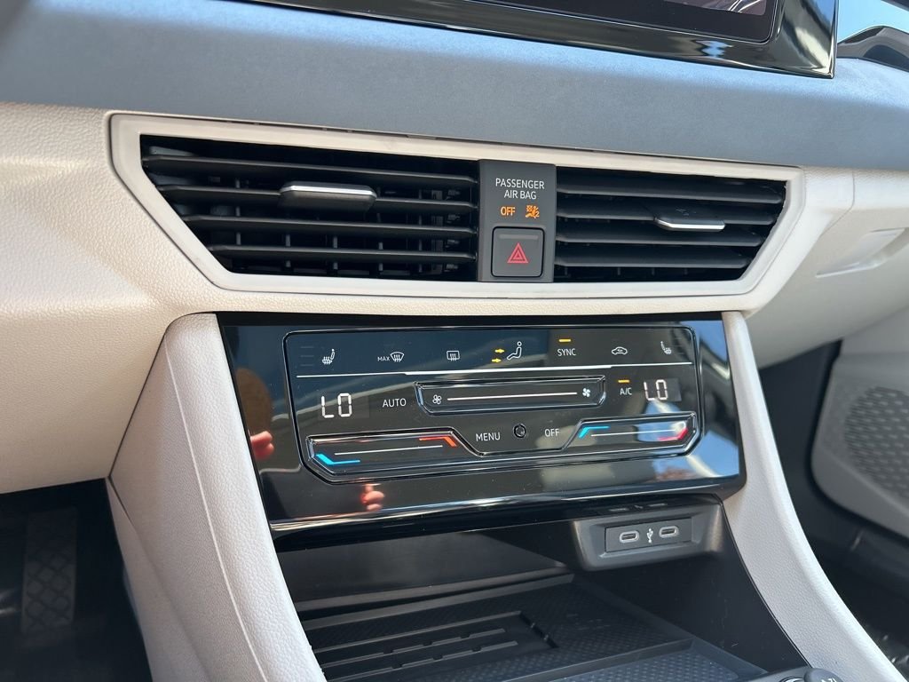 New 2026 White Volkswagen 1.5T SE image 36