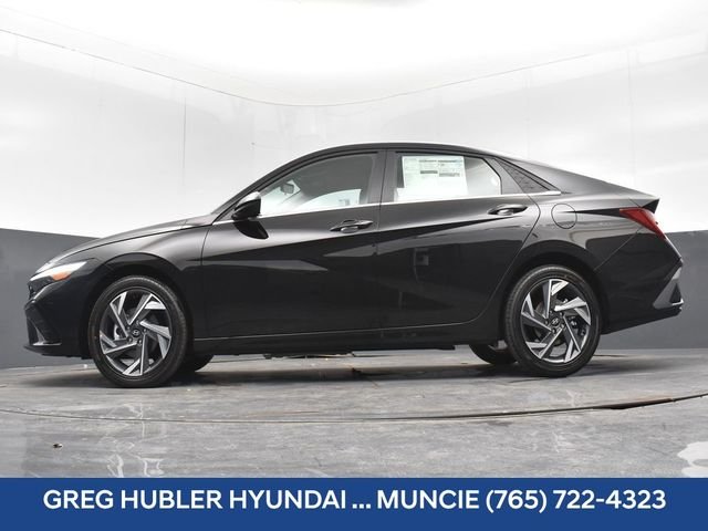 Used 2025 Black Hyundai SEL Convenience image 44