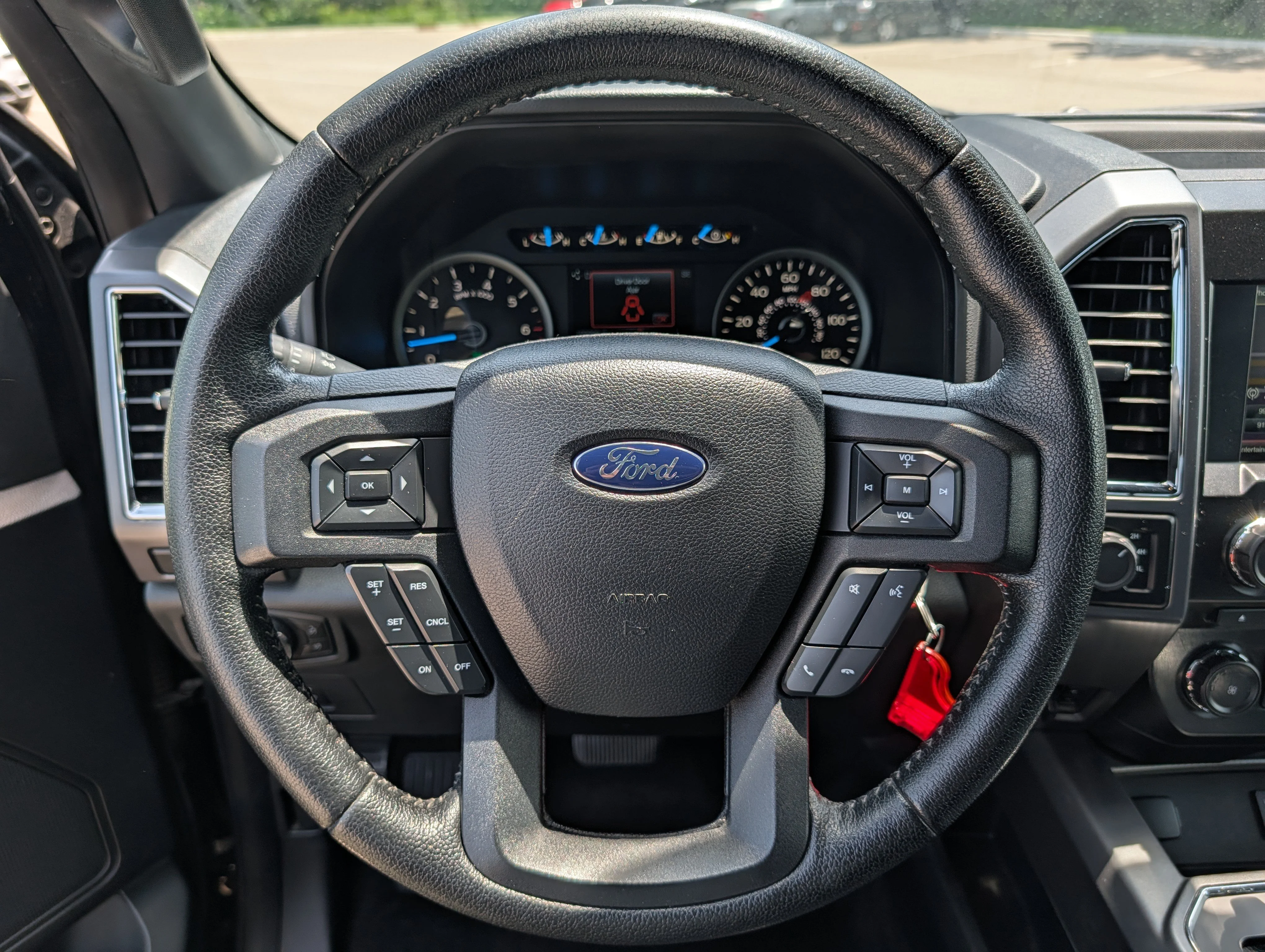 Used 2015 Tuxedo Black Metallic Ford XLT image 29