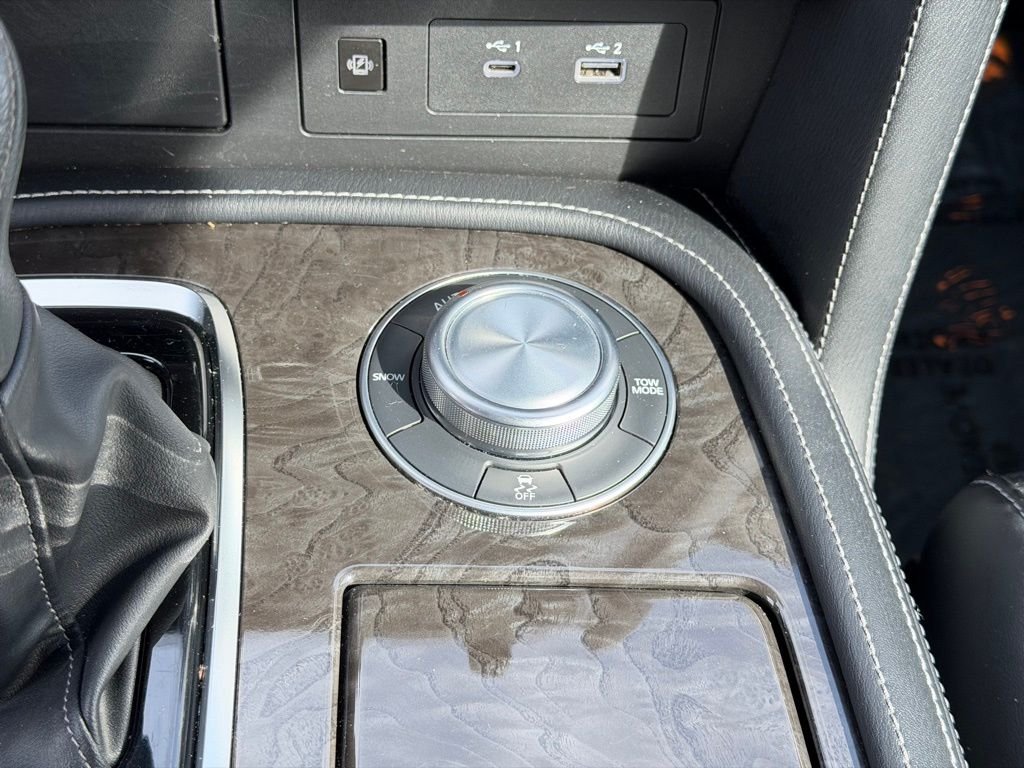 Used 2024 Gray INFINITI LUXE image 38