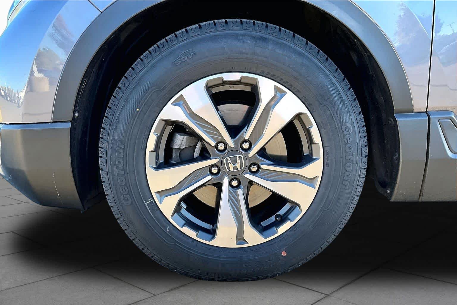 Used 2018 Modern Steel Metallic Honda LX image 10