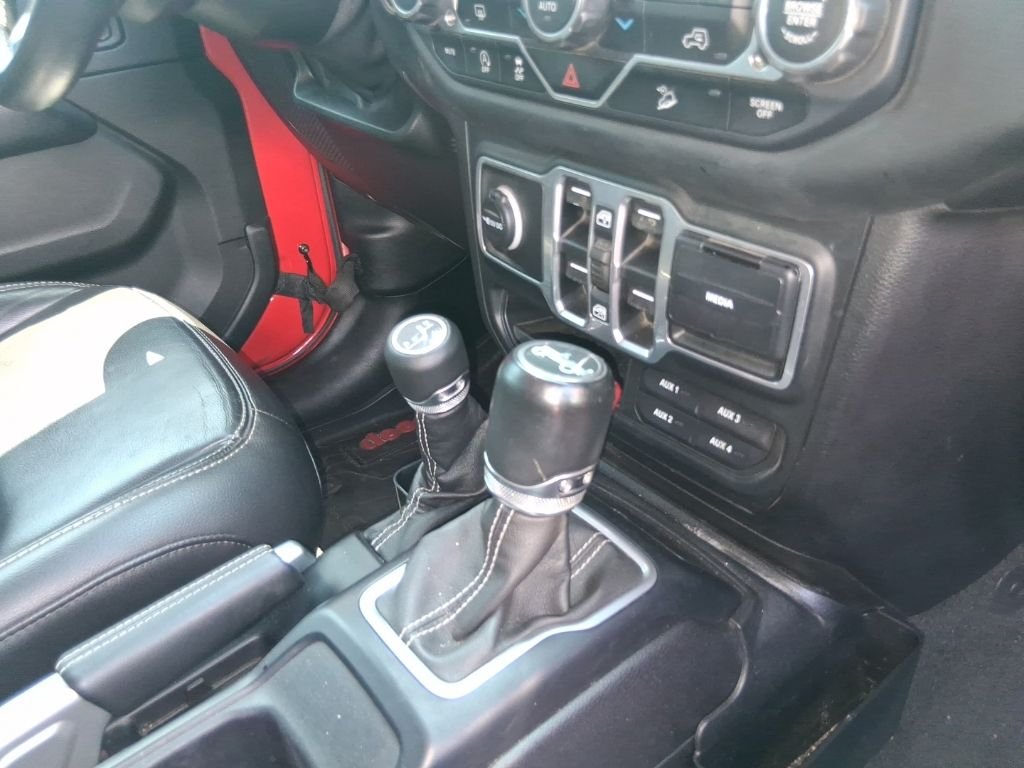 Used 2018 Red Jeep Unlimited Sahara image 13