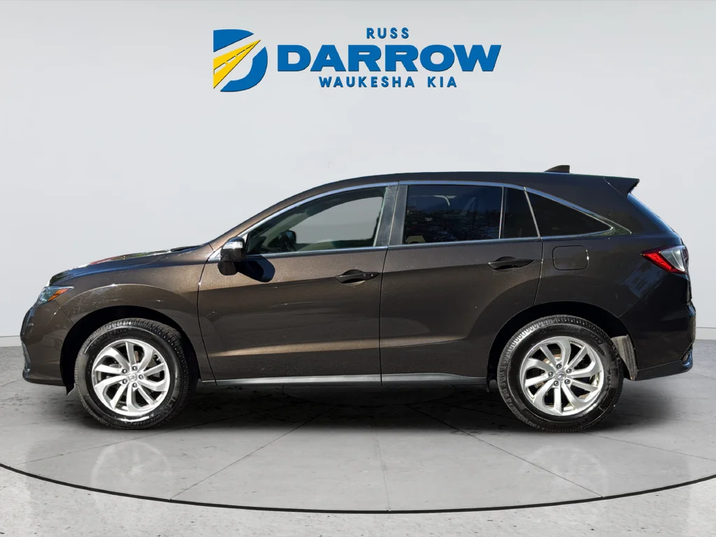Used 2017  Acura Technology Package image 2