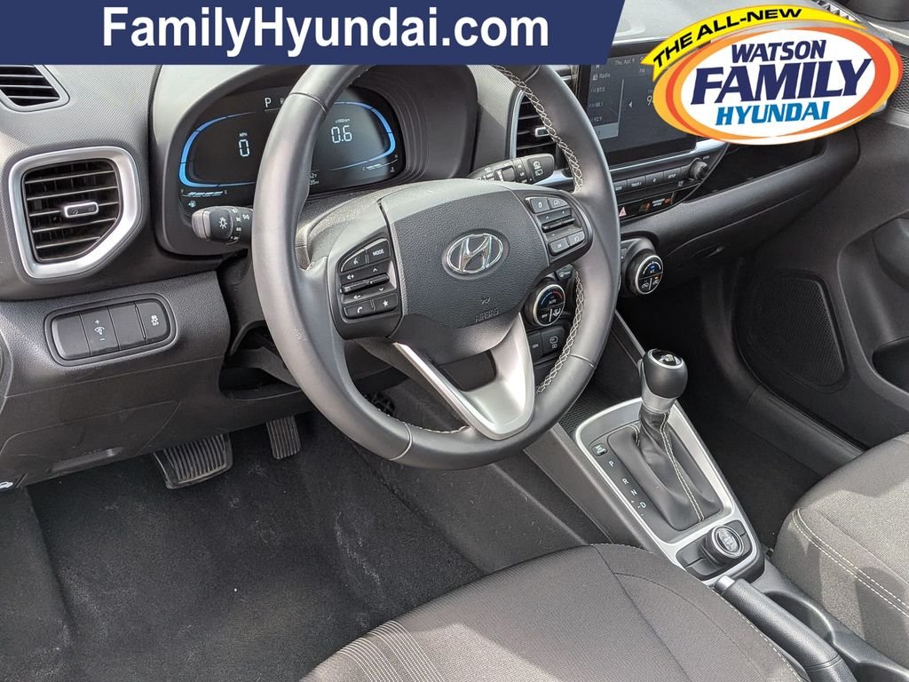 2025 Hyundai Venue SEL - Photo 11