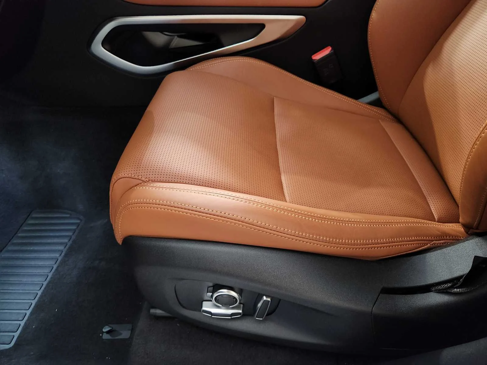 2026 Jaguar F-Pace R-Dynamic S - Photo 40