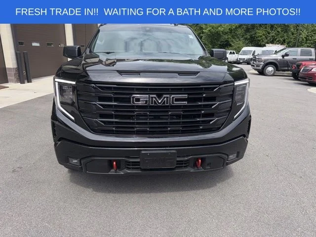 Used 2022 Black GMC Elevation image 9