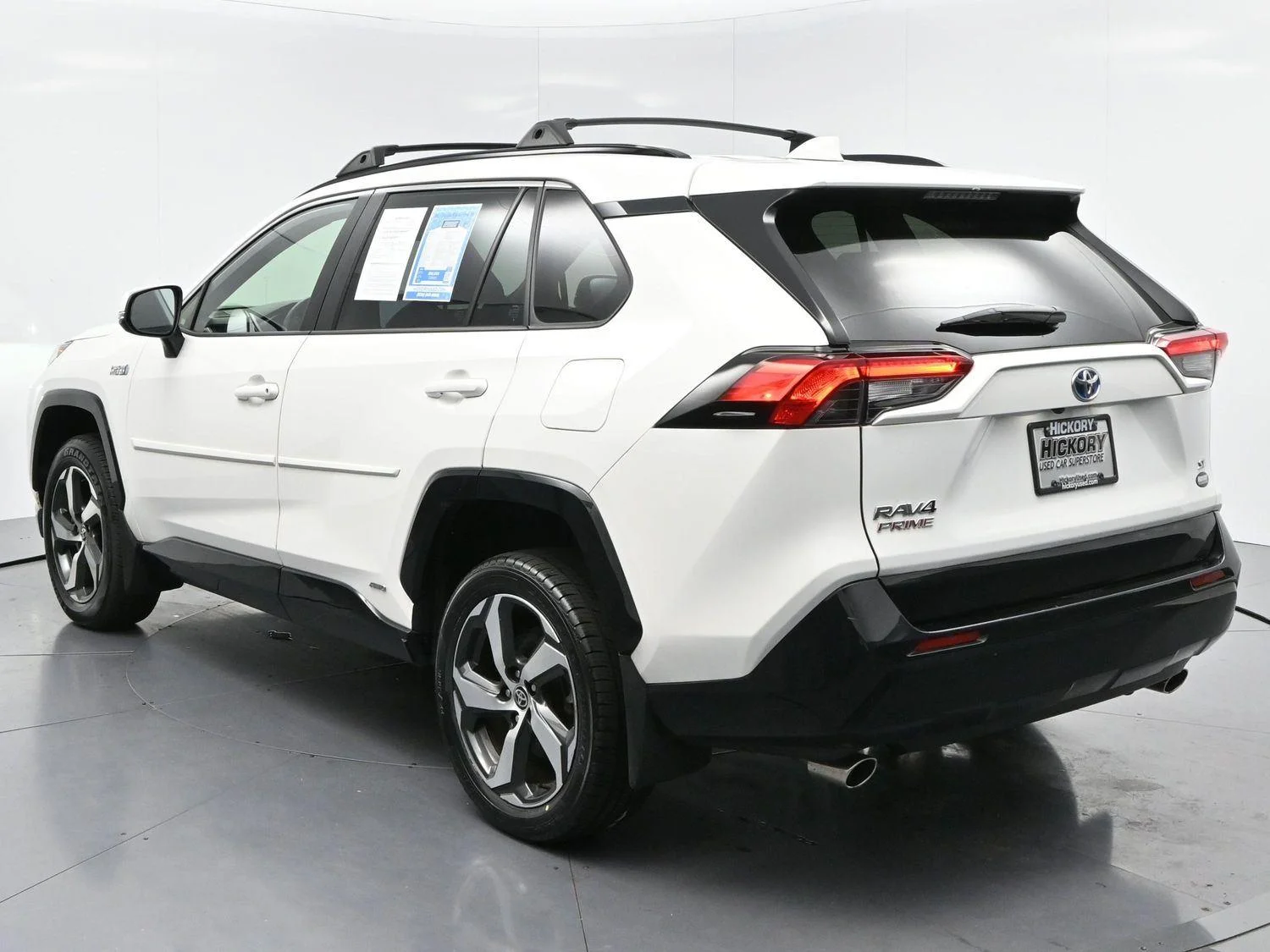 Used 2024 Ice Cap Toyota SE image 5