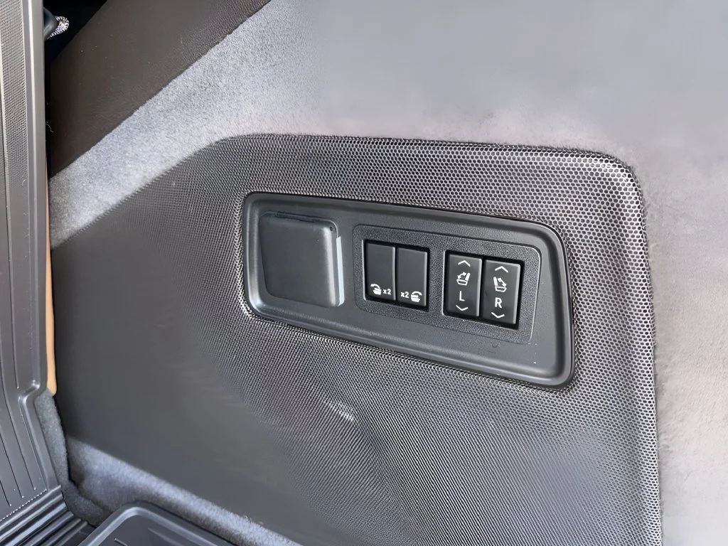 Used 2023 Crystal White Tricoat Cadillac Sport image 12