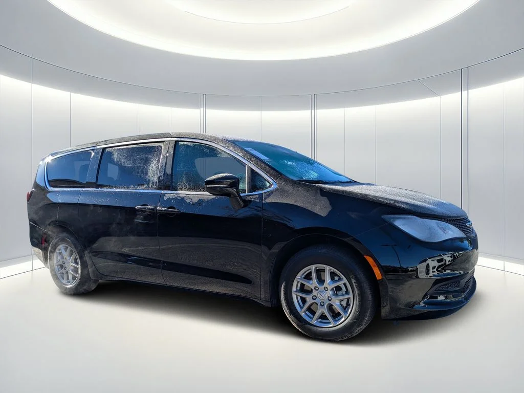 2026 Chrysler Voyager LX's photo