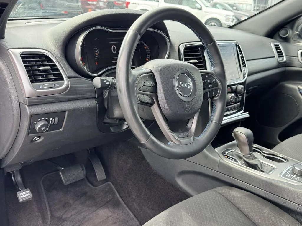 Used 2019 White Jeep Laredo image 2
