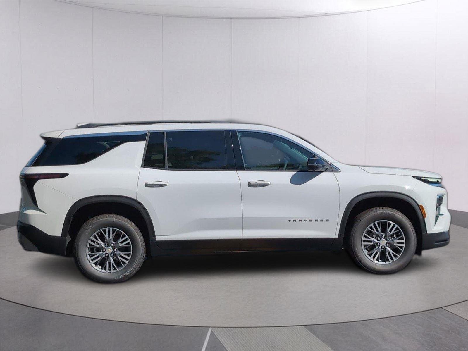 2026 Chevrolet Traverse LT - Photo 8