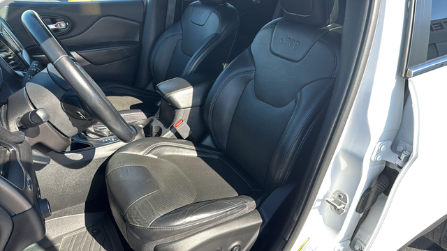 2020 Jeep Cherokee Lux - Photo 9