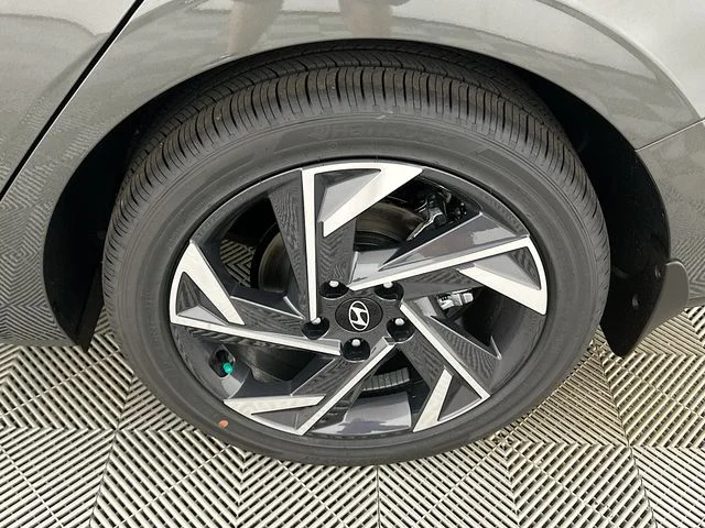 New 2026 Hyundai ELANTRA Limited
