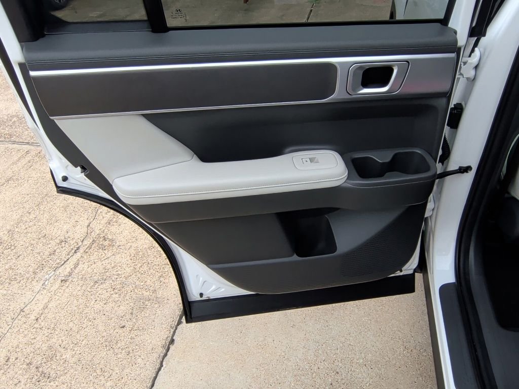 Used 2026 White Hyundai SEL image 28