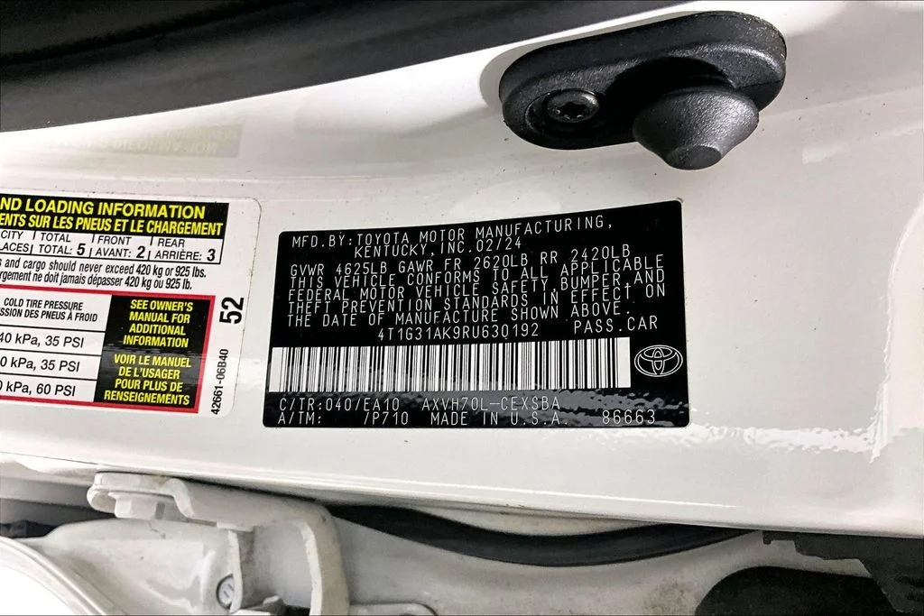 Used 2024 Ice Toyota SE image 26