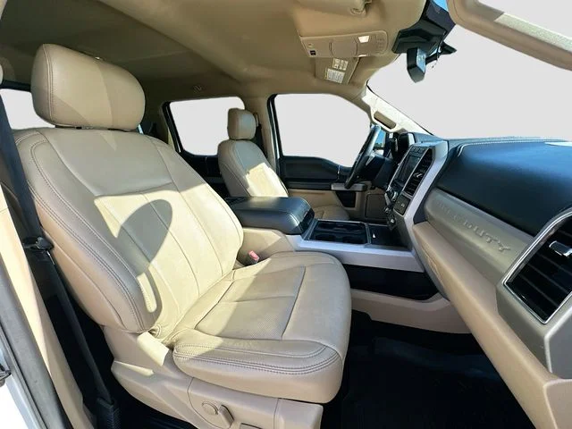 Used 2020 White Ford Lariat image 28