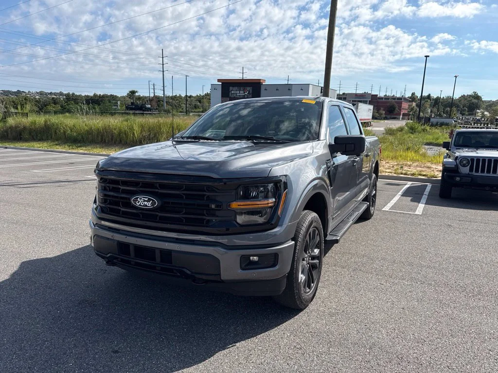 Used 2025 Carbonized Gray Metallic Ford XLT image 5