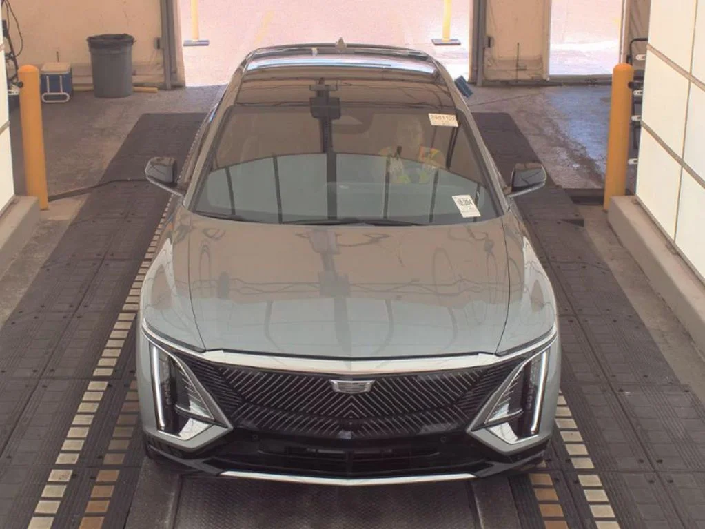 Used 2024 Cadillac LYRIQ Tech with VIN 1GYKPMRK6RZ105872 for sale in Miami, FL