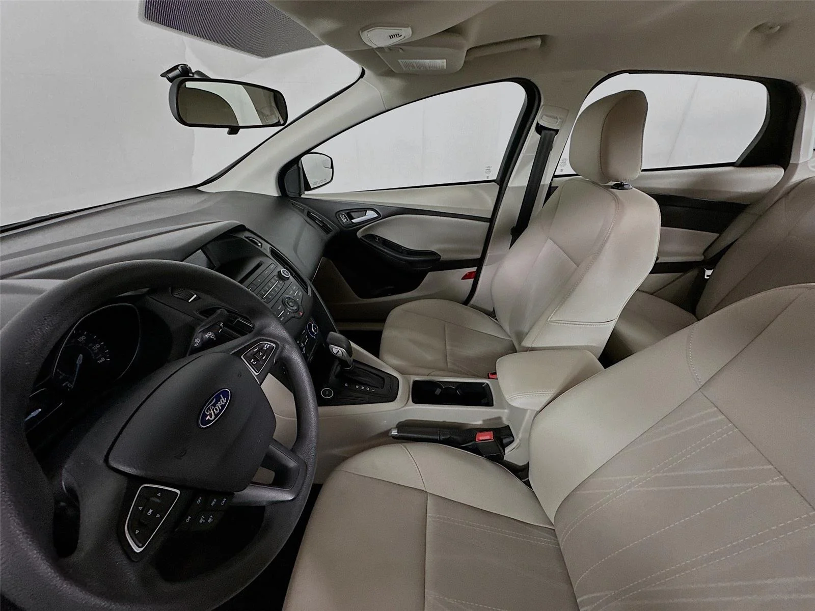 Used 2017  Ford SE image 5