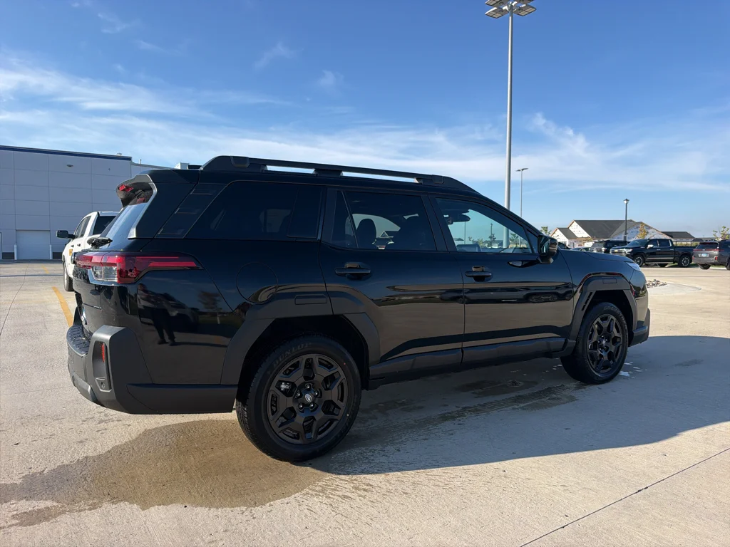 New 2026 CRYSTAL BLACK SILICA Subaru Limited image 6