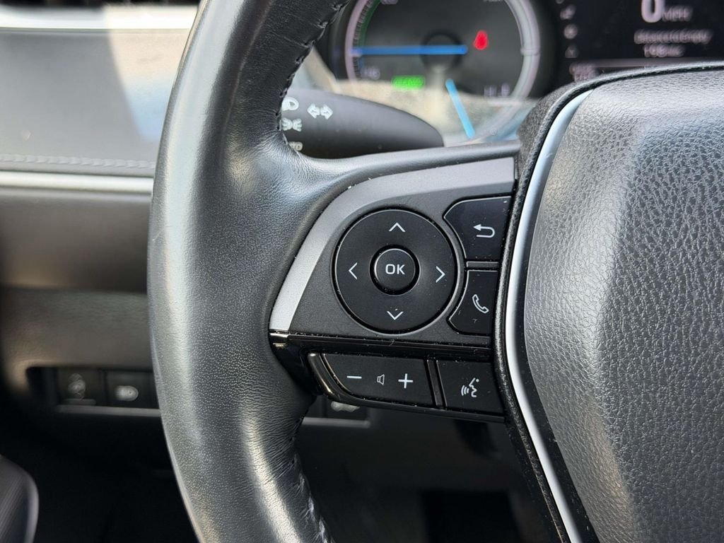 Used 2021 Red Toyota XLE image 9