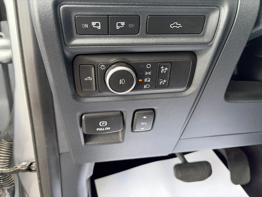 Used 2021 Silver Ford XLT image 23