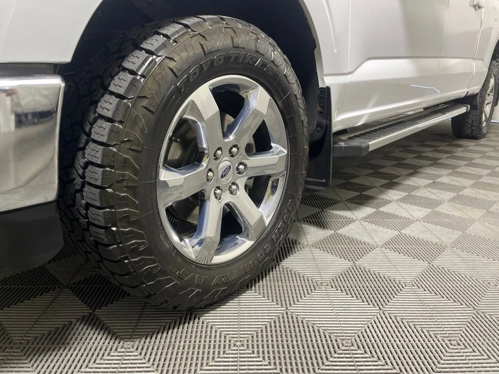 Used 2022 Oxford White Ford XLT image 27