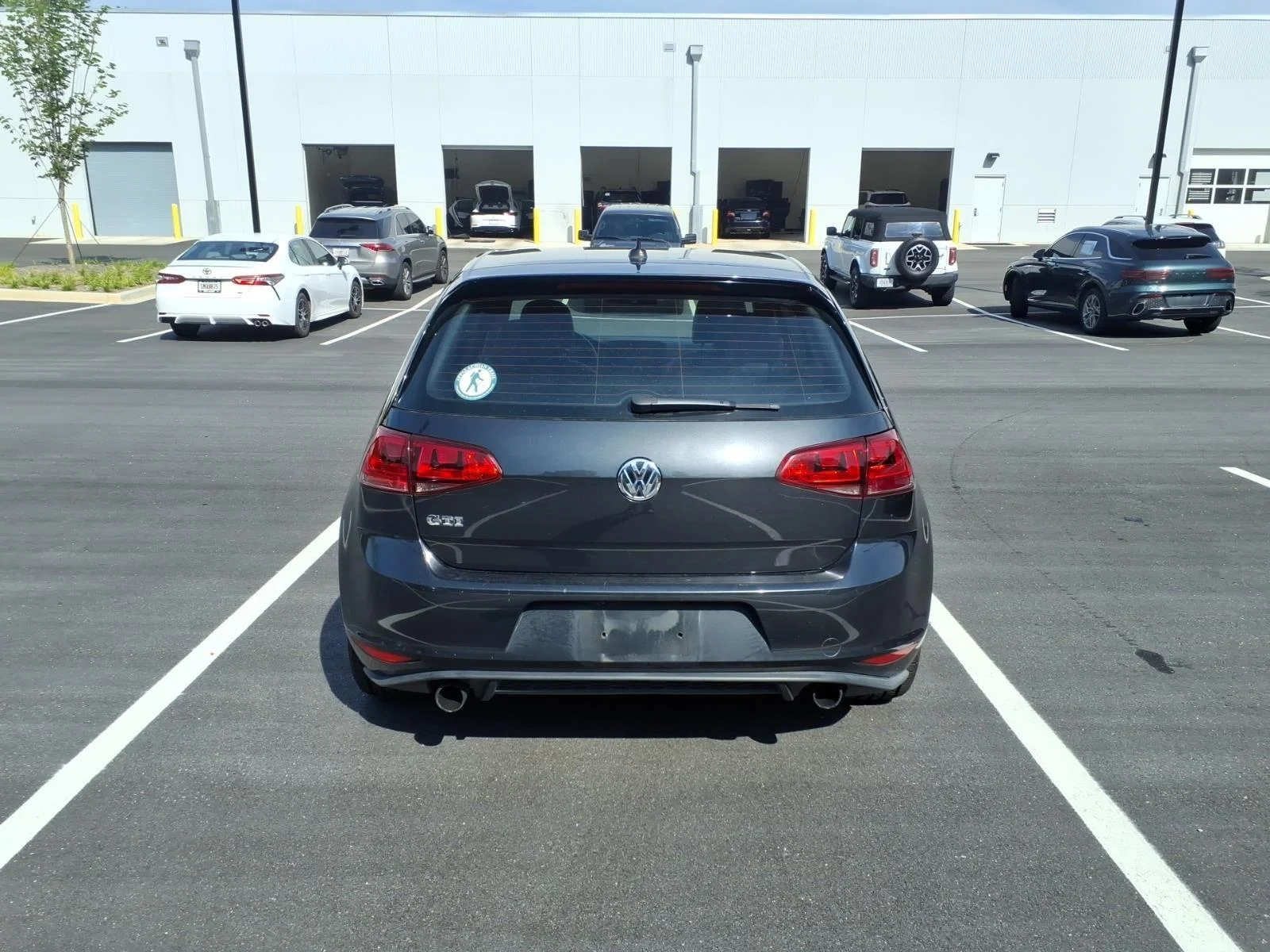 Used 2015 Carbon Steel Gray Metallic Volkswagen SE image 4
