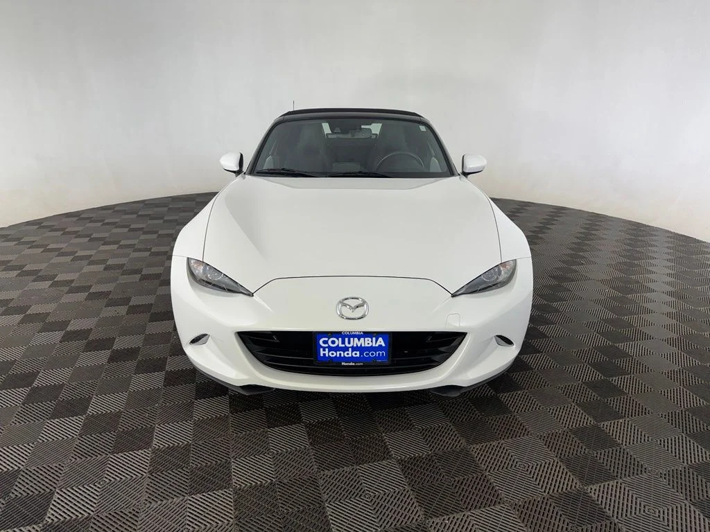 Used 2017 White Mazda Grand Touring image 2