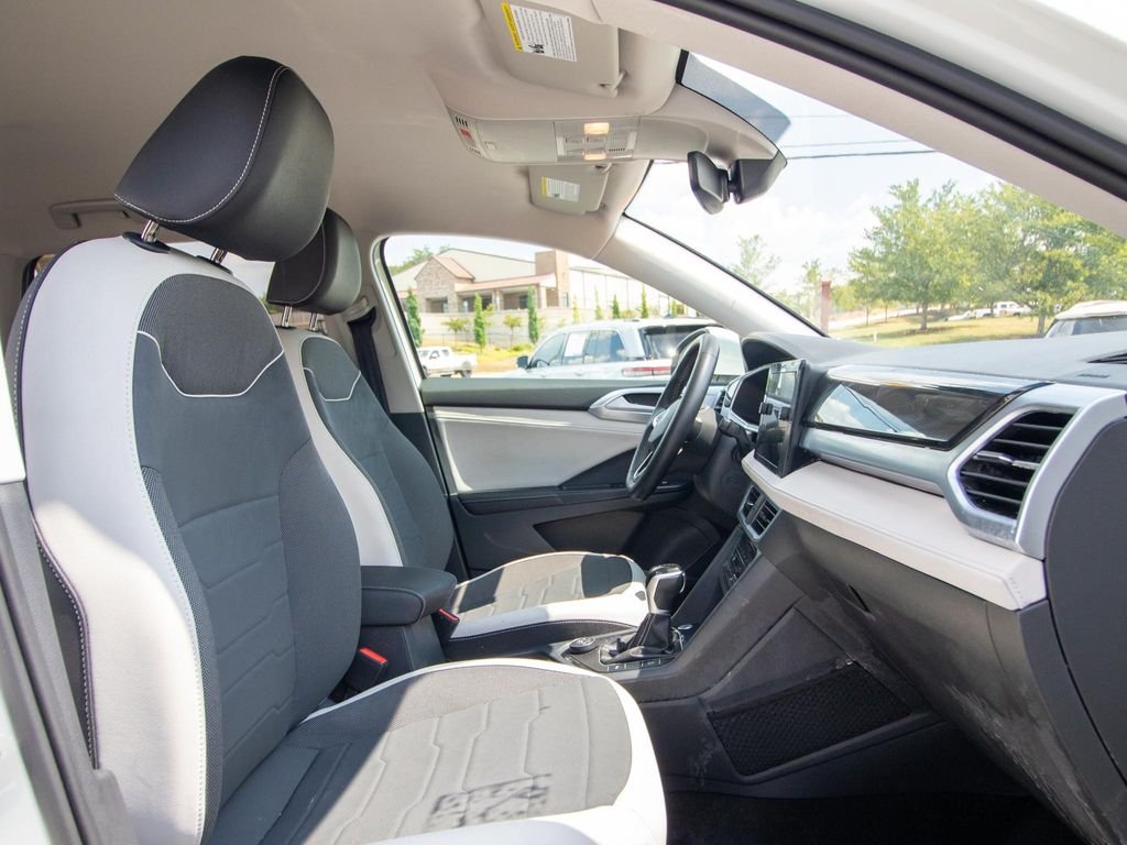 2025 Volkswagen Taos SE - Photo 21