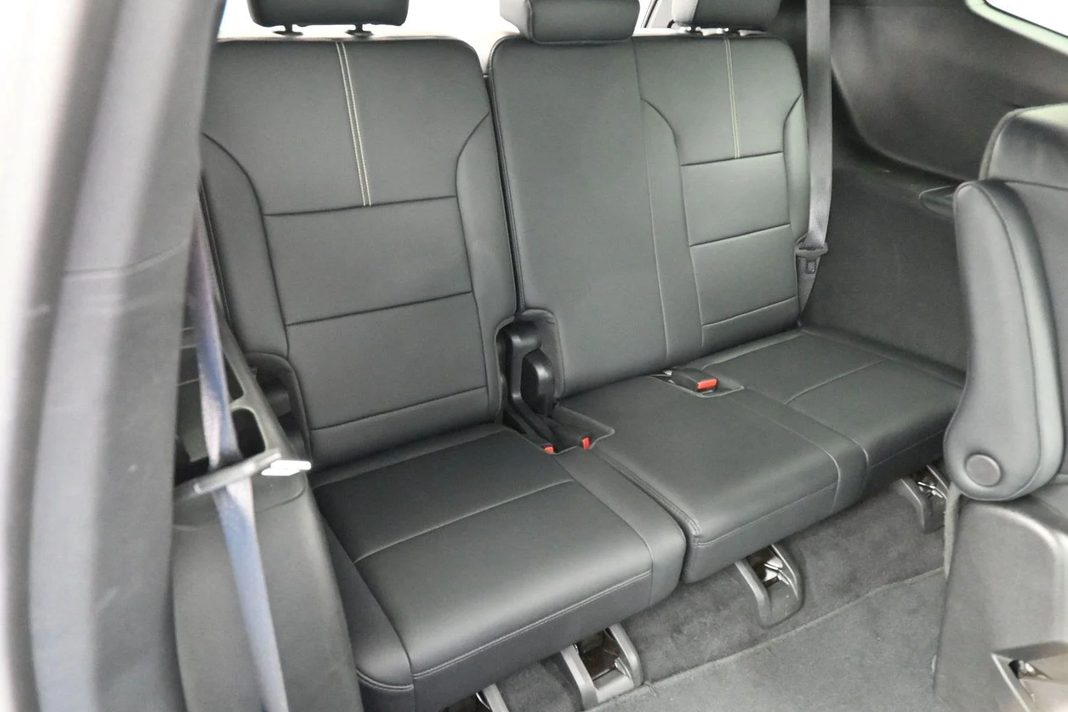 Used 2026 Summit White GMC Elevation image 33