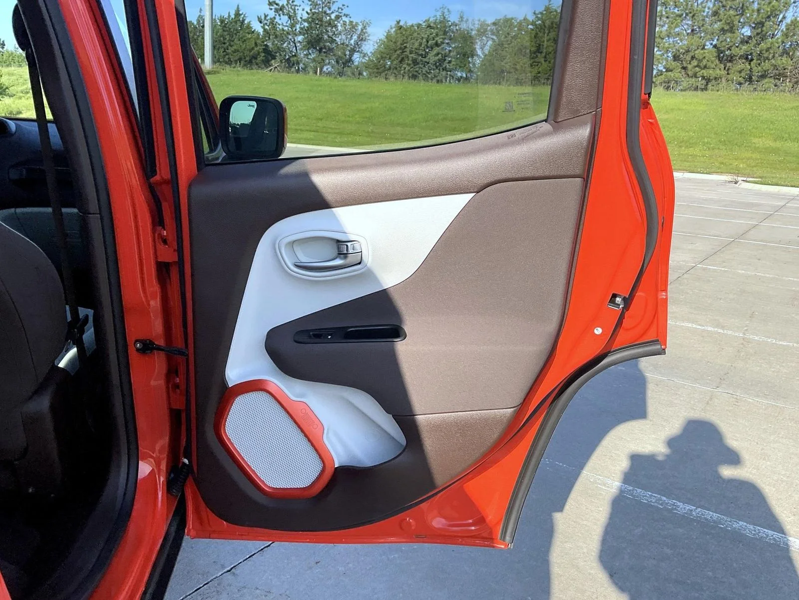 Used 2017 Orange Jeep Latitude image 19