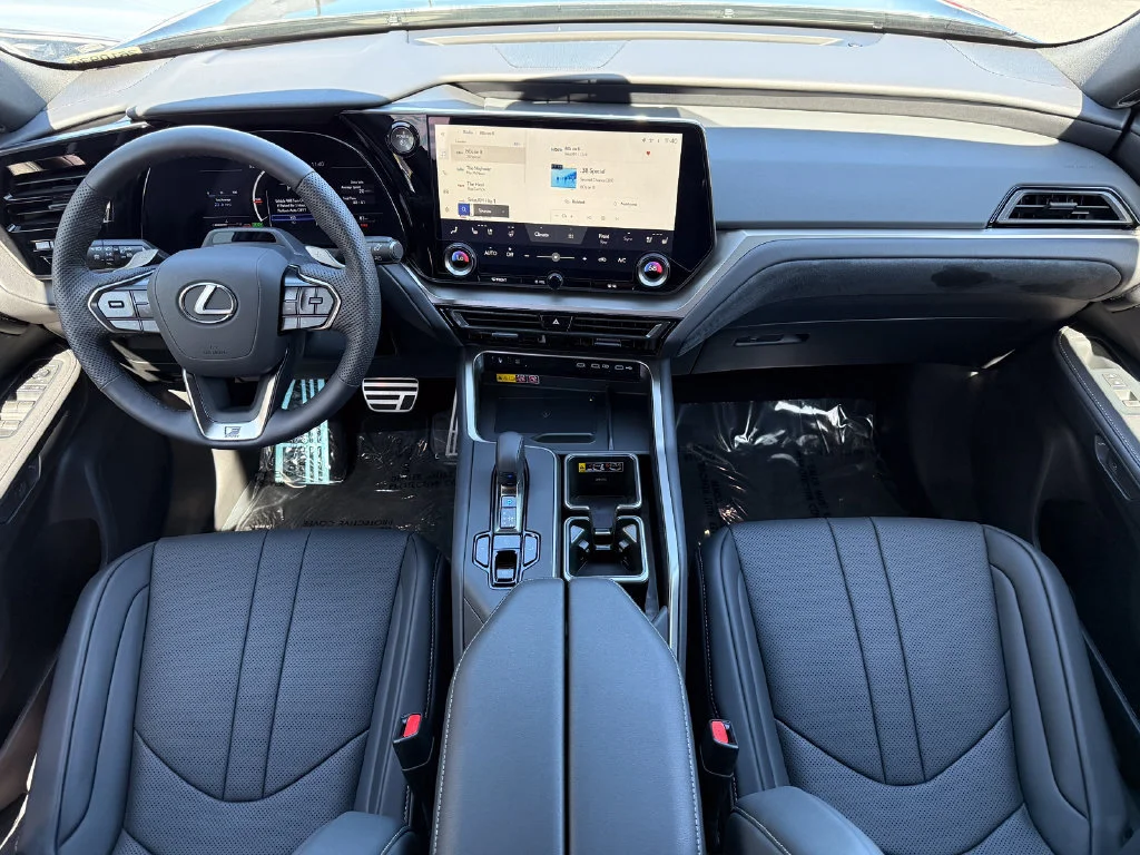 Used 2026  Lexus TX 500h F SPORT Performance Premium image 20