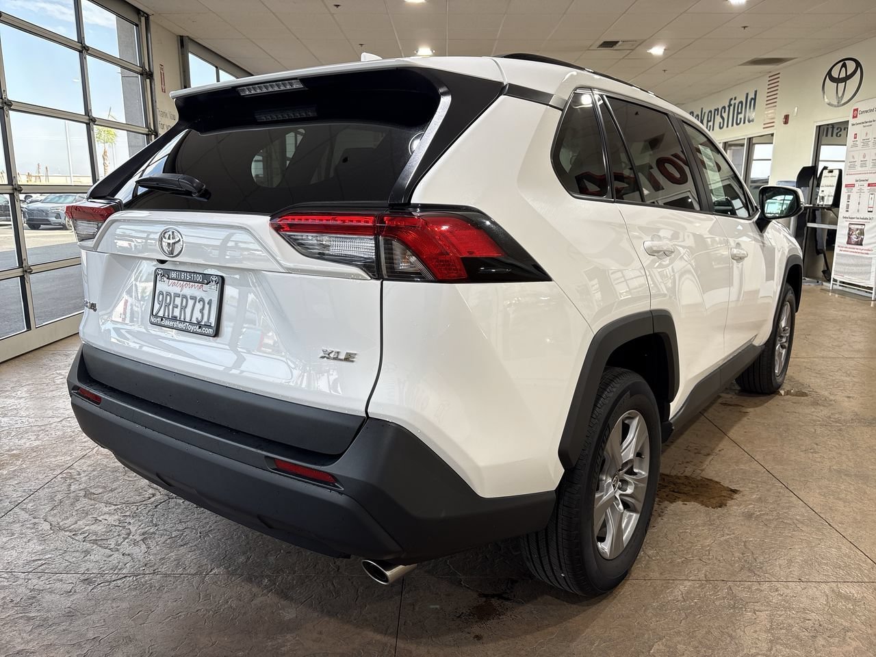 Certified Used 2025 Ice Toyota XLE image 2