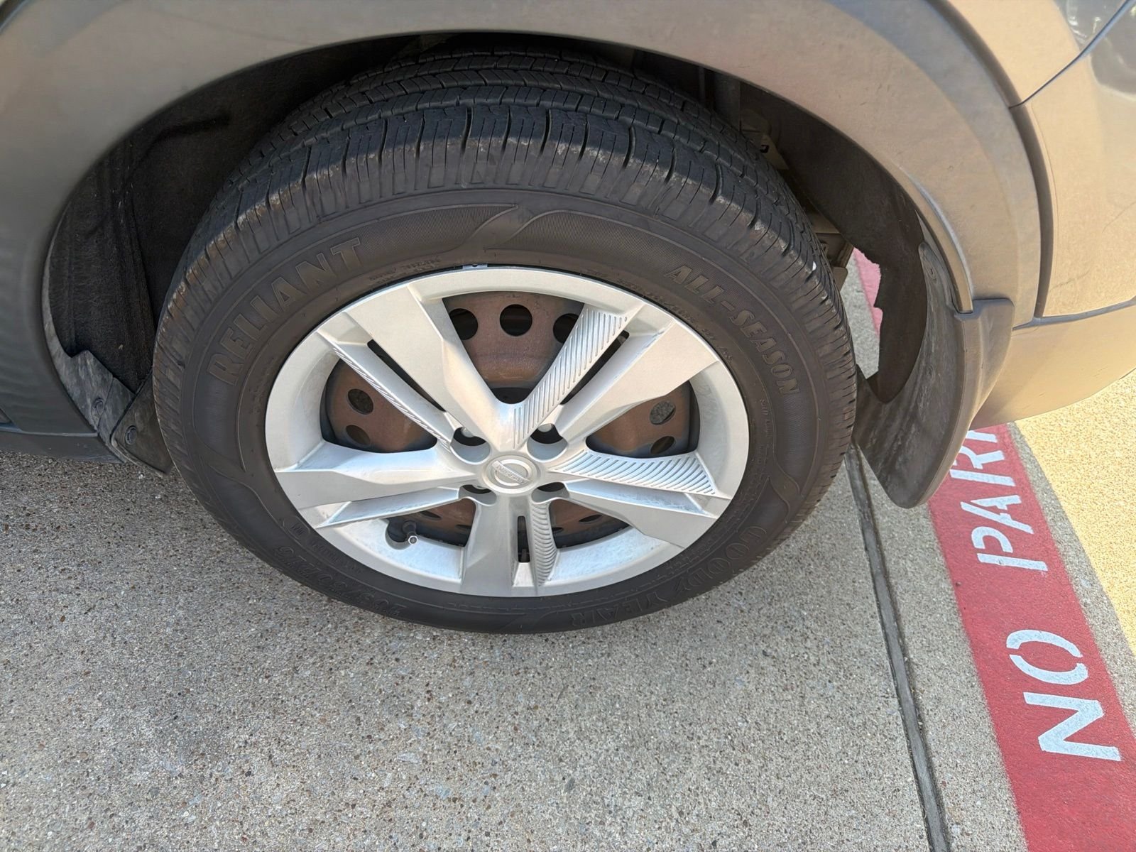 Used 2020 Gun Metallic Nissan S image 9