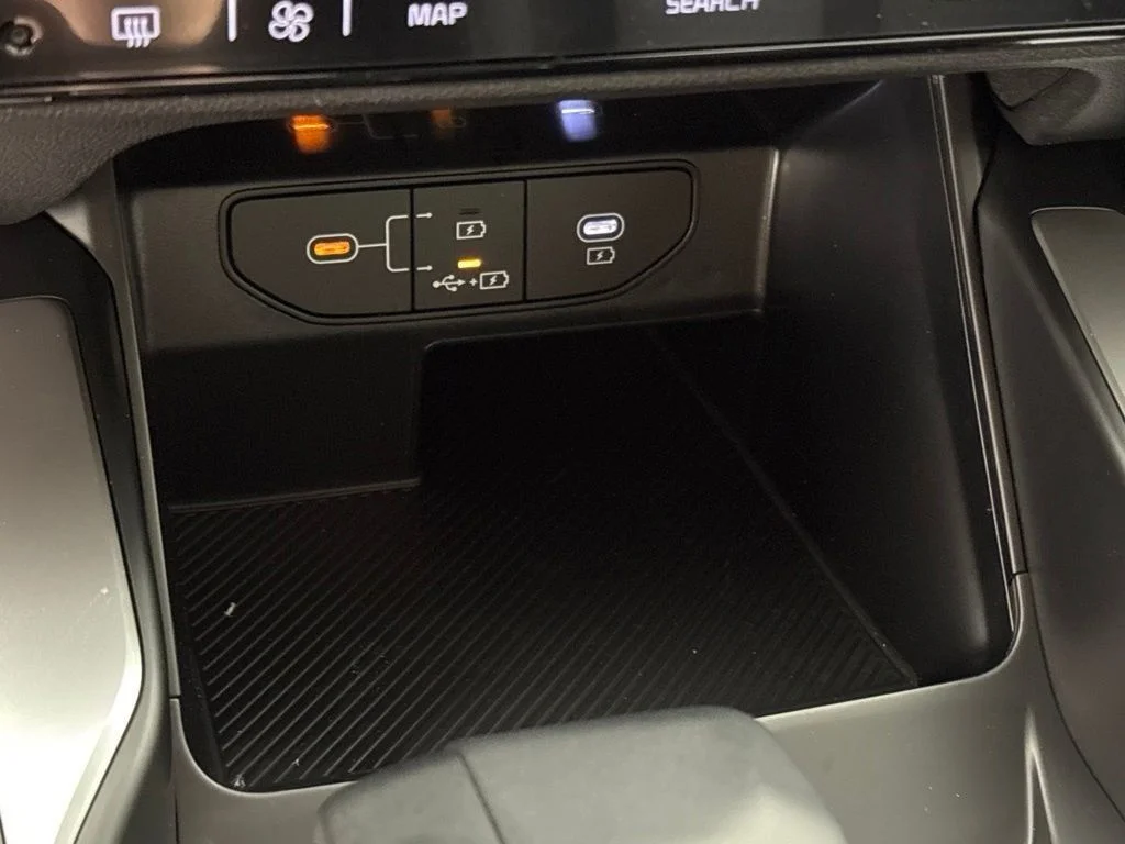 New 2026 Glacial White Pearl Kia LX image 38