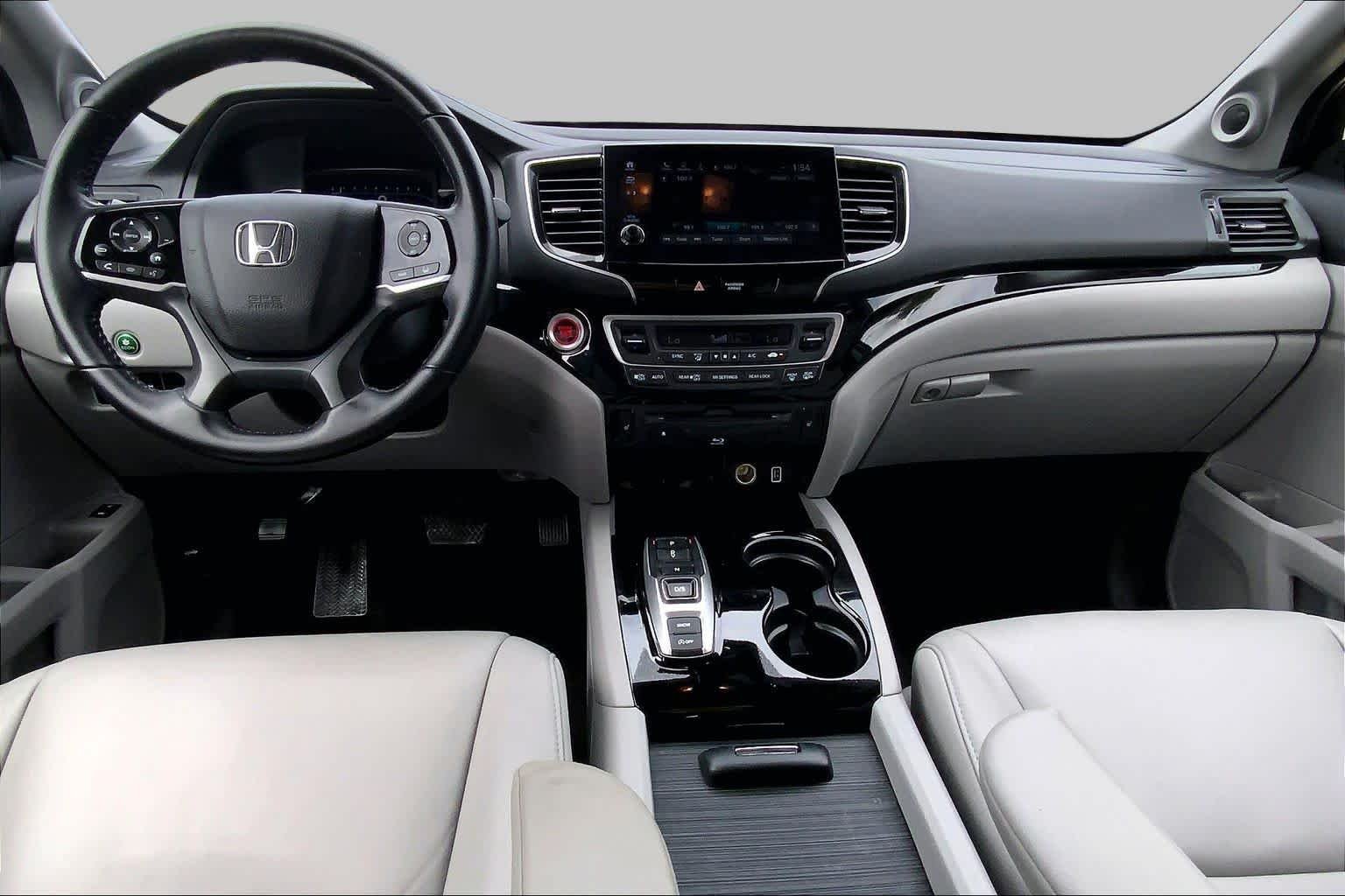 Used 2021 Modern Steel Metallic Honda Touring 7-Passenger image 16