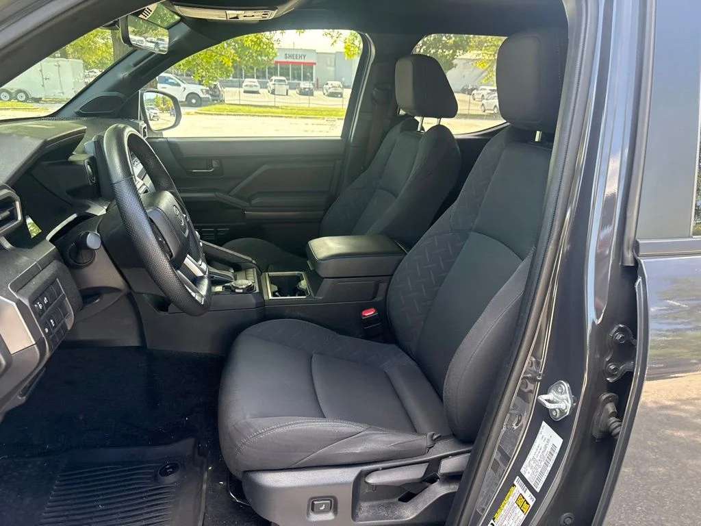 Used 2024  Toyota SR5 image 9