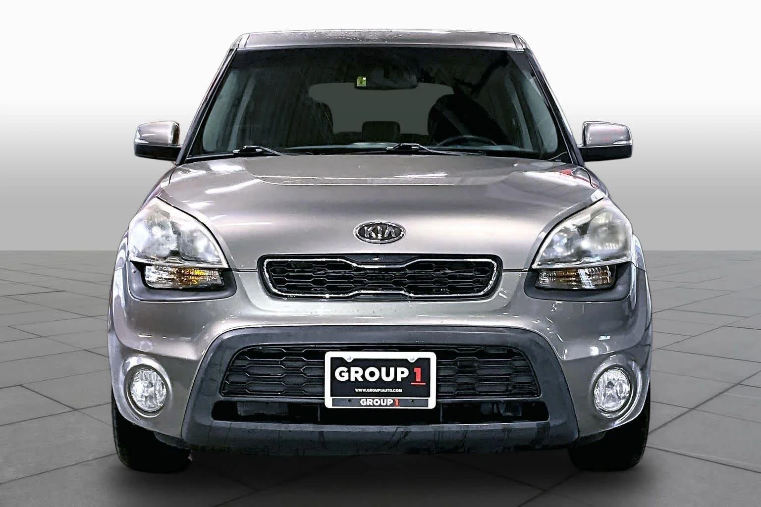 Used 2012 Titanium Pearl Metallic Kia + image 4