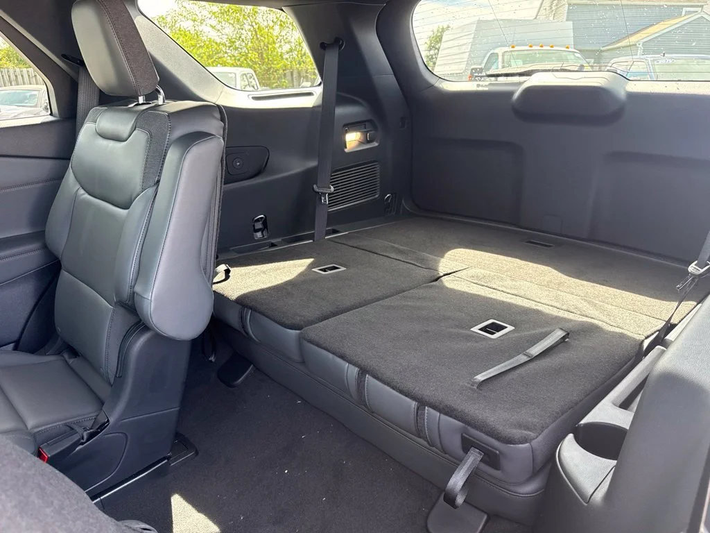 New 2027 Avalanche Gray Ford Active image 27