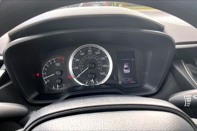 Used 2022 Red Toyota LE image 11