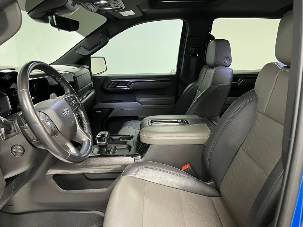 Used 2022 Blue Chevrolet ZR2 image 18