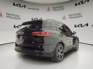 Used 2022 Black BMW xDrive40i image 4